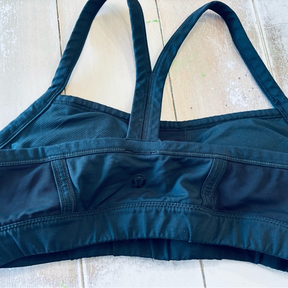 Lululemon bundle razorback tanks/sports bra - Picture 3 of 9